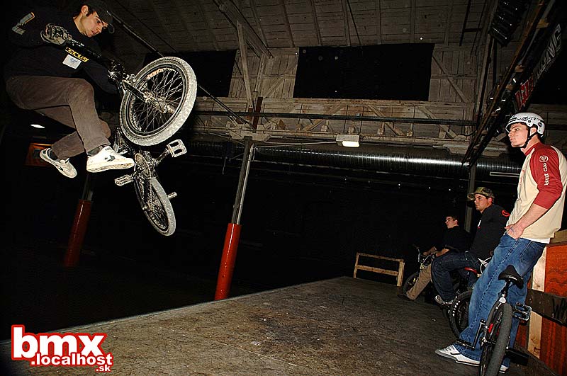sk8lab_01_2k4_07.jpg