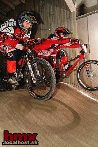 itc2k5b_102.jpg