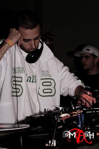 srnfm2k5_974.jpg