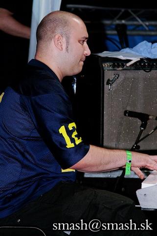 hq2k5_898.jpg