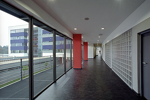 n012.jpg
