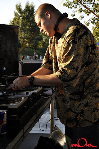 tjhh2k8_3738.jpg