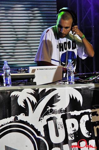 tjhh2k8_3945.jpg