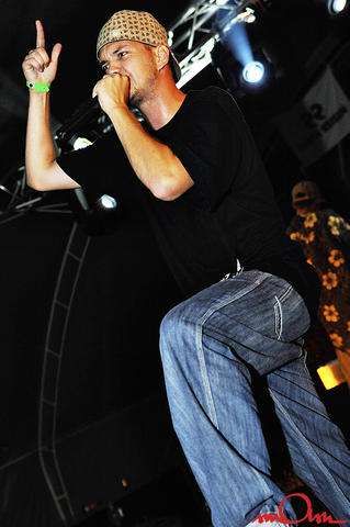 rb2k8_512.jpg