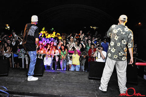 rb2k8_516.jpg
