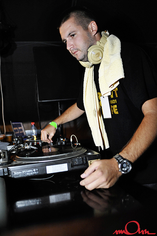 rb2k8_664.jpg
