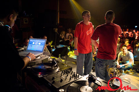 aafb2k9_351.jpg