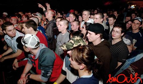aafb2k7k_703.jpg