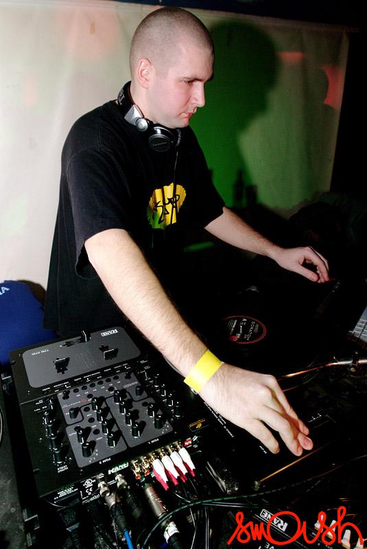 aafb2k7k_738.jpg